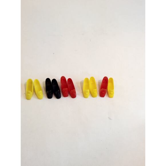 Vintage Barbie‎ Pilgrim Shoes Lot (4 Pairs + 2 Singles) Taiwan & Clone - Rare - Picture 1 of 5